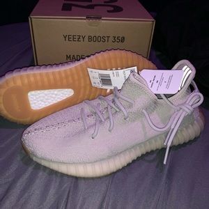 Yeezy boost 350 sesames